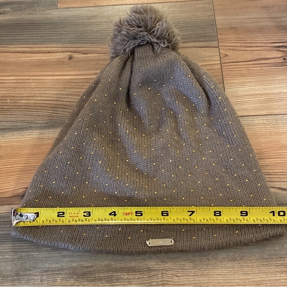 Steve Madden Tan / Olive Knit Beanie with  gold accents - one size - winter hat - Picture 6 of 8